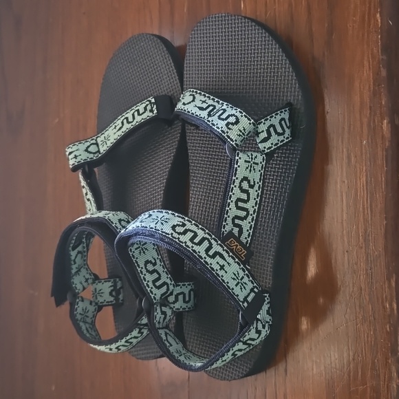 teva sandals bandana